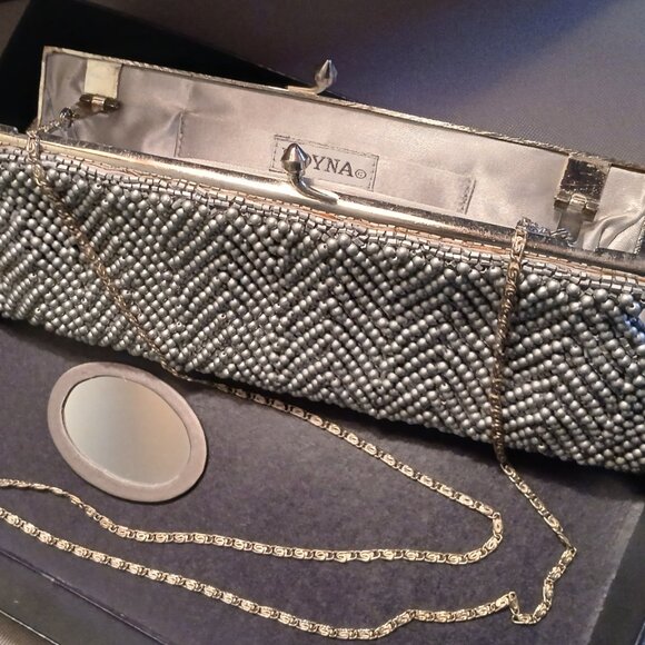 Beaded silver clutch purse - Picture 2 of 2
